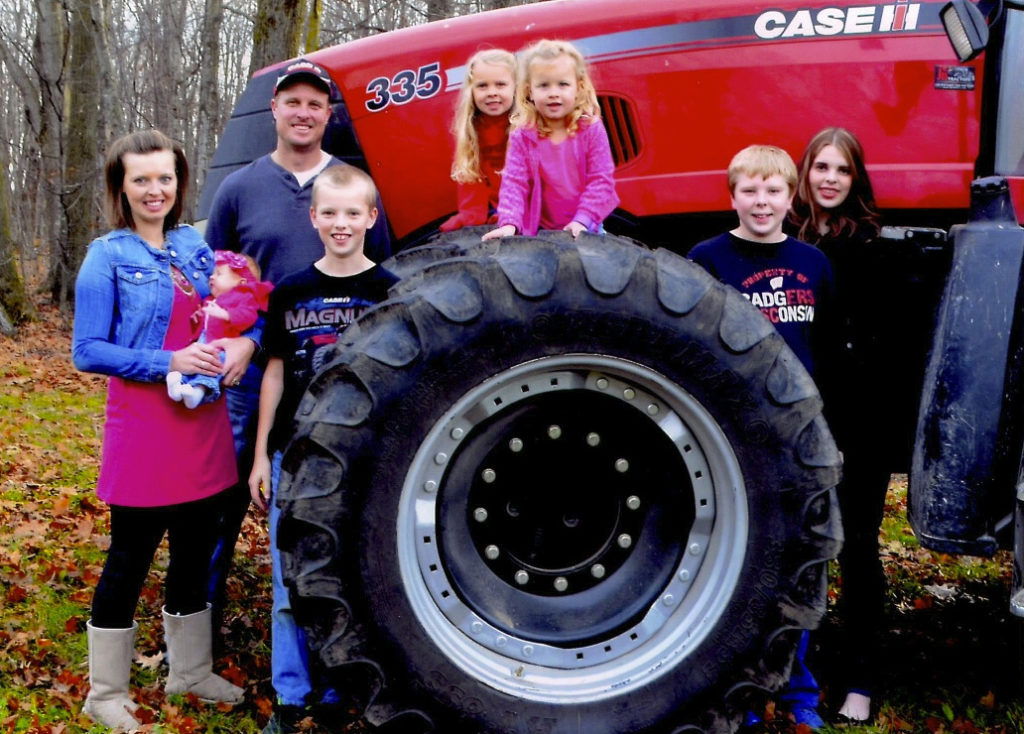 The Staats family (left to right): Nicole, Berkley, Jason, Jasper, Braelyn, Brennan, Jacob, Mallory. Submitted. 